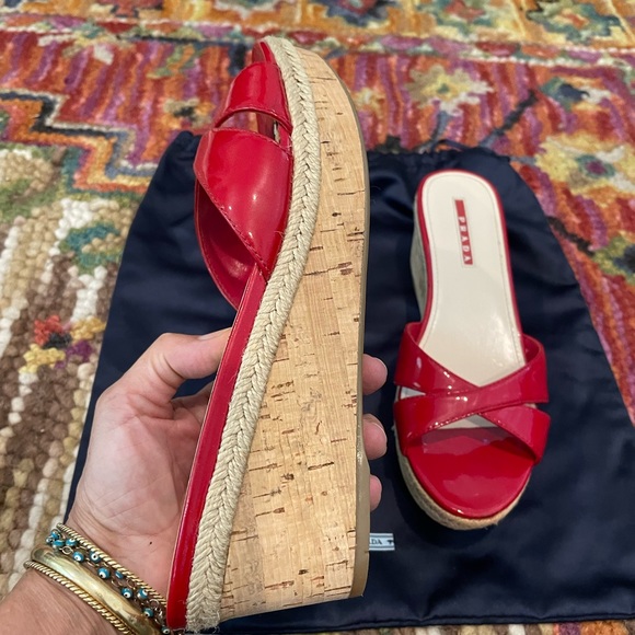 🌺🎉HP🌺🎉 NWOT Authentic Prada Wedge Mule Red Patent Leather Sandals - Picture 7 of 10